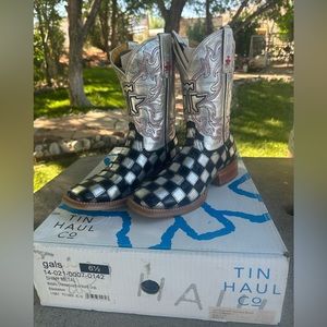 Tin Haul woman’s boots